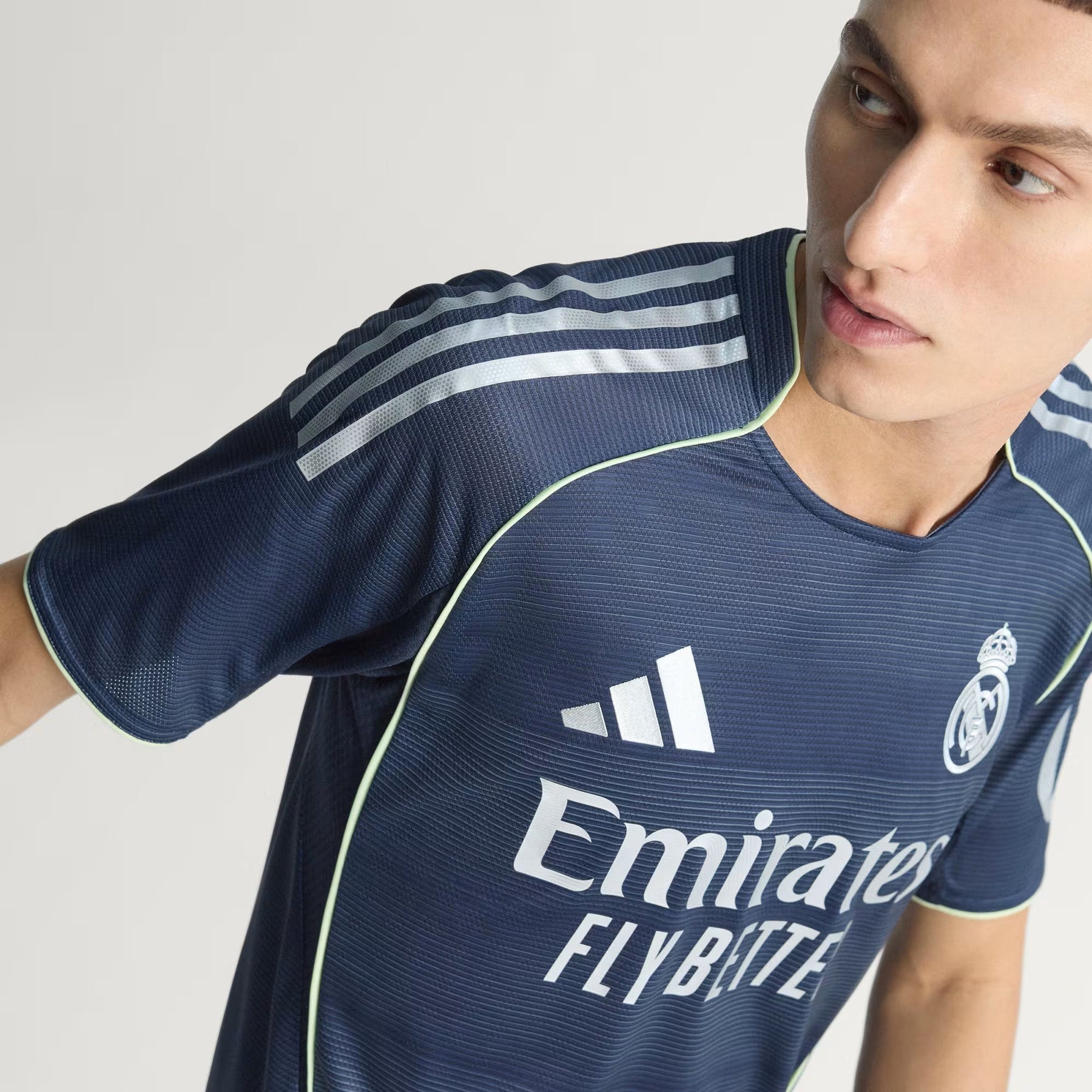 Camisa Real Madrid 2025/26 Away – Jogador